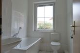 Badezimmer - Ruhig gelegen, mit Balkon im Erdgeschoss