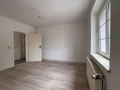Klein und zentral, perfekt als Zweitwohnung, 06237 Leuna, Etagenwohnung