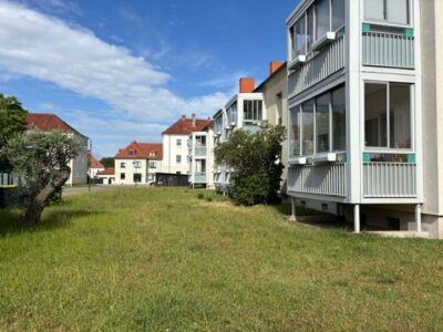 Praktischer Grundriss mit Balkon in der Gartenstadt, 06237 Leuna, Erdgeschosswohnung