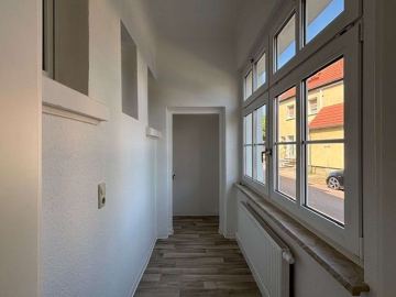 Traumhaft, großzügig, mit Gartenmitbenutzung mitten in Leuna, 06237 Leuna, Erdgeschosswohnung