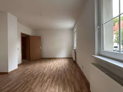 Große Familienwohnung mit neuem Badezimmer, 06237 Leuna, Erdgeschosswohnung