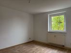Kinderzimmer - Hell und mit sonnigem Balkon