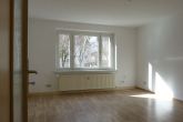 Wohnzimmer - Hell, ruhig, mit Gartennutzung und Stellplatz