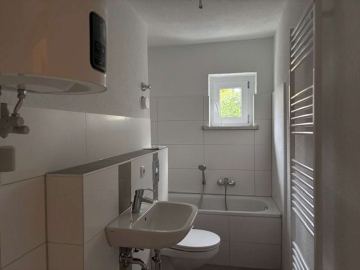 Alles ganz neu und hell, 06237 Leuna, Etagenwohnung