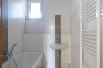 Wunderbar helle, großzügige Wohnung im Erdgeschoß, 06237 Leuna, Erdgeschosswohnung