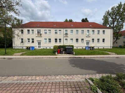 Wunderbar helle Wohnung – Ganz oben im 1. Obergeschoss, 06237 Leuna, Etagenwohnung