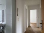 Flur - Alles ganz neu, ganz ruhig in kleinem Mehrfamilienhaus